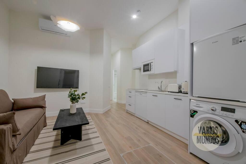 Cool Y Centrico Apt 6Px En Plena Plaza Del Carmen E2 Madrid Eksteriør bilde
